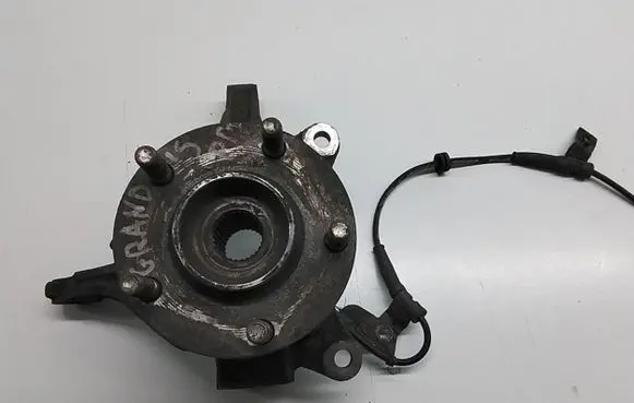 Mitsubishi Grandis Front wheel hub MR594356