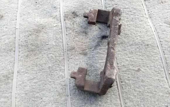 Volvo V70 Front Brake Caliper Pad/Carrier 