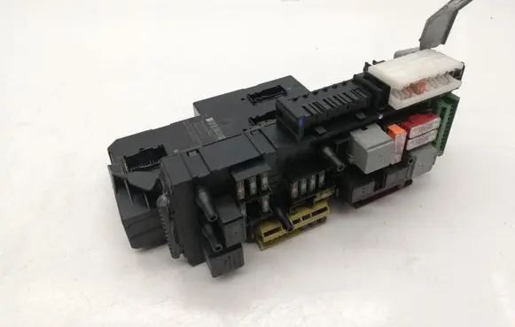 Mercedes-Benz C W204 Fuse box set 2049005601