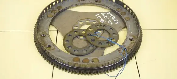 Audi Q7 4L Flywheel 059105323T BUG