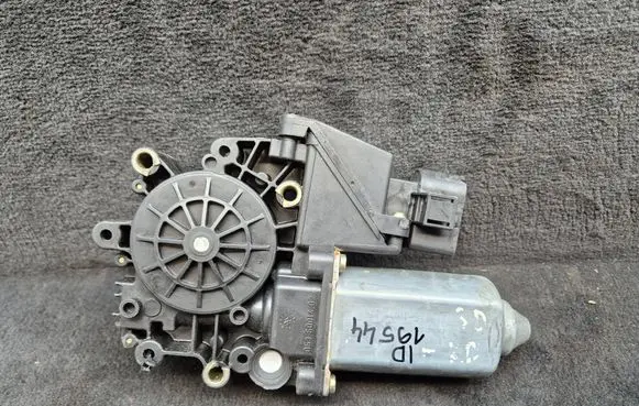 Audi A3 S3 8L Front door window regulator motor 8L3959801