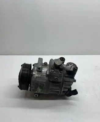 Volkswagen Touran I Air conditioning (A/C) compressor (pump) 1K0820803C