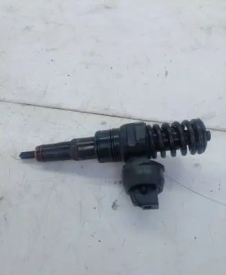 Volkswagen Caddy Fuel injector 0414720215