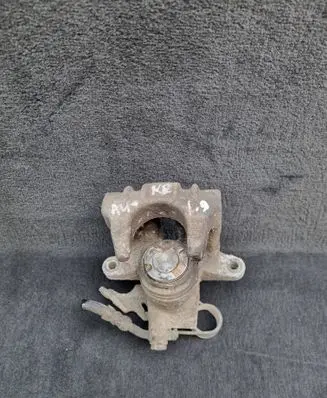 Audi A4 S4 B5 8D Rear brake caliper 8E0615423 4B0615405