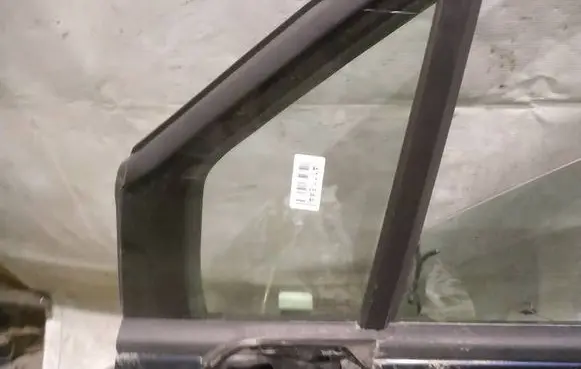 Citroen C8 Front door vent window glass four-door AS2