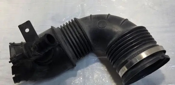 Opel Insignia A Intercooler hose/pipe 55561787