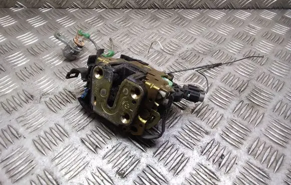 Subaru Legacy Front door lock