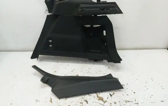 Trunk/boot side trim panel