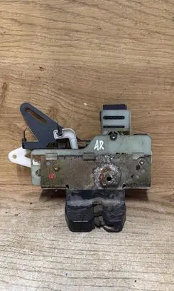 Volvo V70 Tailgate/trunk/boot lock/catch/latch 30753829