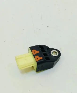 Toyota Yaris Airbag deployment crash/impact sensor 898310D090 831A514X9