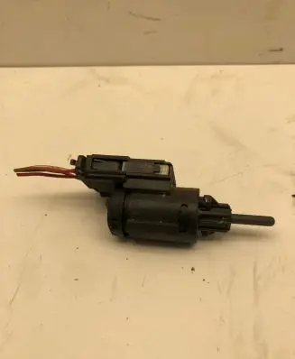 Audi A6 S6 C6 4F Brake pedal sensor switch 3B0945511C 19322010 01047