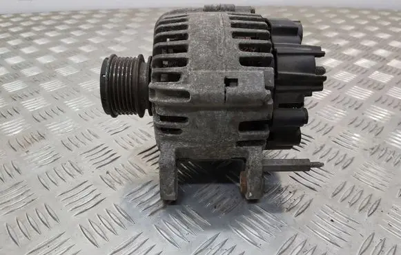 Skoda Fabia Mk2 (5J) Generator/alternator 03P903023F
