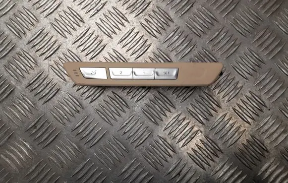 BMW 7 G11 G12 Seat memory switch 6826735