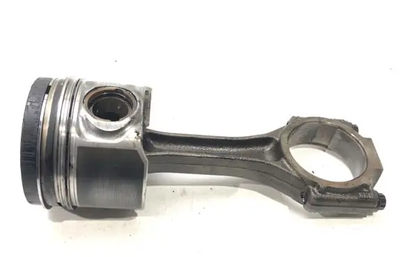 Volkswagen PASSAT B6 Piston with connecting rod BKP