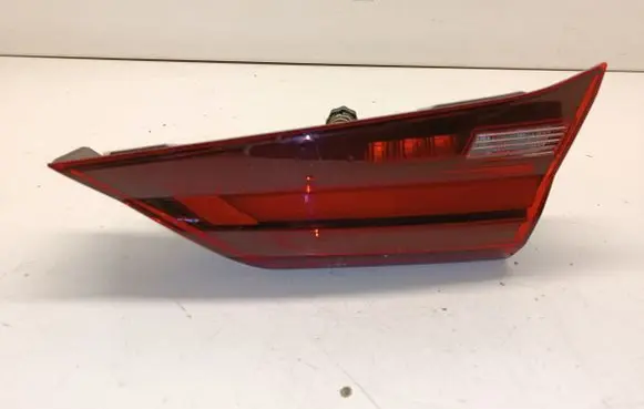 BMW 1 F40 Tailgate rear/tail lights 647500