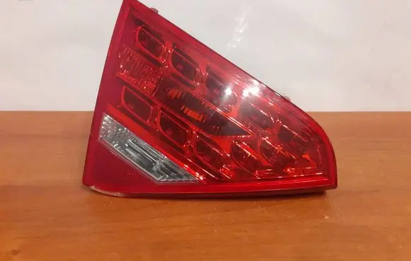 Audi A5 8T 8F Tailgate rear/tail lights 8T0945093A