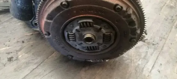 Volkswagen Golf III Clutch set kit 087105273B