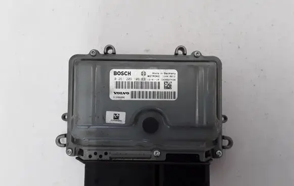 Volvo V70 Engine control unit/module 31286086