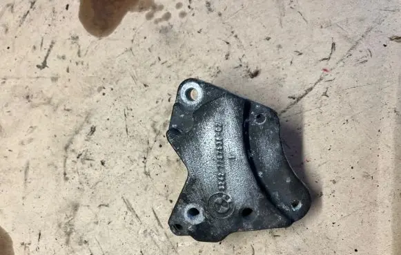 BMW 5 E60 E61 Power steering pump mounting bracket 7787538 3242775783802