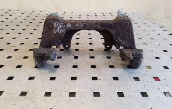 Audi A4 S4 B7 8E 8H Front Brake Caliper Pad/Carrier 