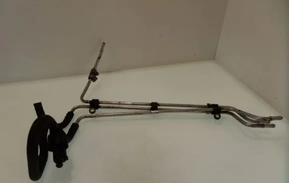 Volkswagen PASSAT B5.5 Fuel injector supply line/pipe 038906081B