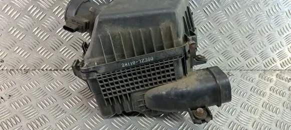 Hyundai i40 Air filter box 281103Z300