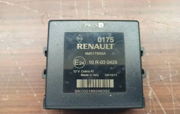 Renault Laguna III Air suspension control unit module (rear) 4m0175r5a