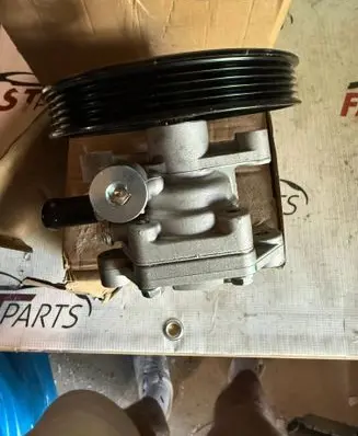 Mitsubishi Outlander Power steering pump 4450A107 MN184075