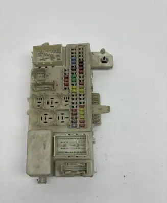 Mazda 3 I Fuse module 05004910 519197024