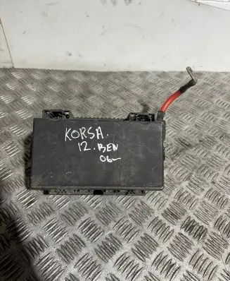 Opel Corsa D Fuse module 13217392