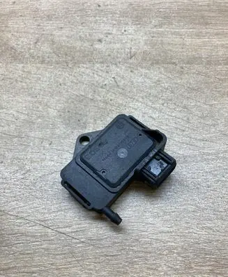 Audi 80 90 S2 B4 Air pressure sensor 3A0906051 026123008