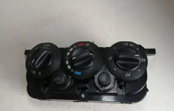 Mercedes-Benz A W168 Climate control unit 1688302085
