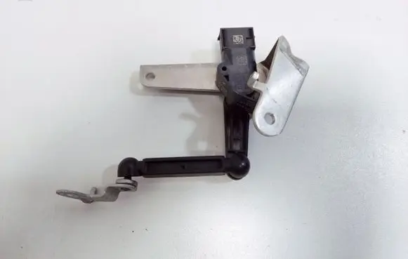 BMW 8 G14 Rear air suspension level height sensor 6869138 6895466