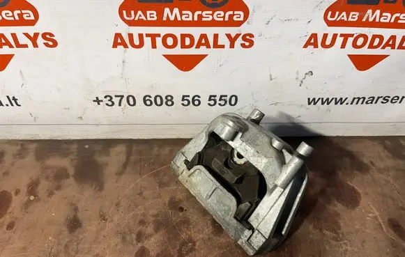 Volkswagen Jetta VI Engine mount bracket 1K0199262