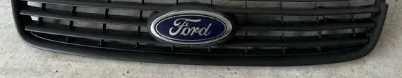 Ford C-MAX I Front bumper upper radiator grill 7M51R8138A