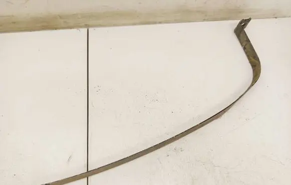 Audi A6 S6 C5 4B Fuel tank mounting bracket 