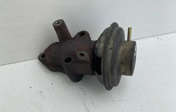 Toyota Avensis T220 EGR valve 2562027060