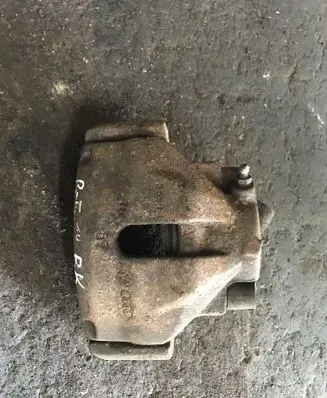 Volkswagen PASSAT B5 Front brake caliper