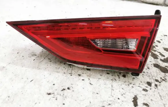 Audi A3 S3 8V Tailgate rear/tail lights 8V5945094H 81220211