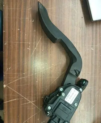 Renault Twingo II Accelerator throttle pedal 8200426241 8200426241e