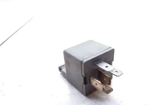 Renault Espace II Hazard warning light relay 12V2337 B047
