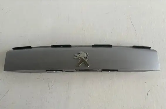 Peugeot 2008 II Trunk door license plate light bar 9837179280