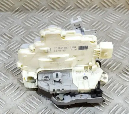 Audi Q3 8U Front door lock 8J2837016A