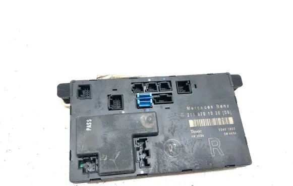 Mercedes-Benz E W211 Door control unit/module 2118701026 7680510
