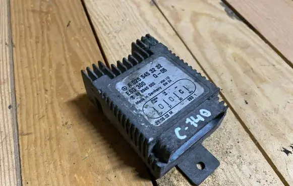 Coolant fan relay