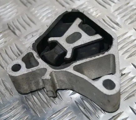 Mercedes-Benz CLA C117 X117 W117 Engine mount bracket
