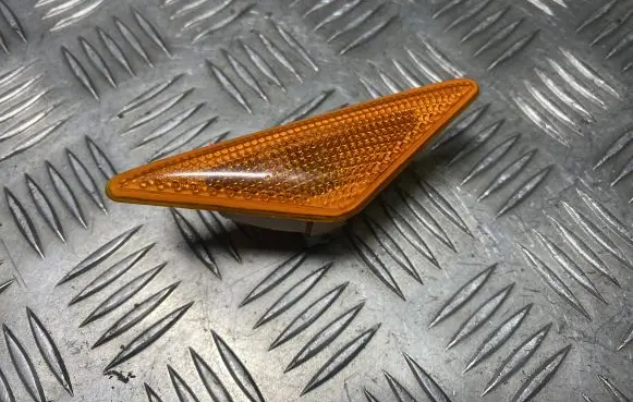 Ford Focus Front fender indicator light XS4H3K354A