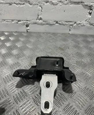 Ford Fiesta Engine mount bracket 8V517M121AE