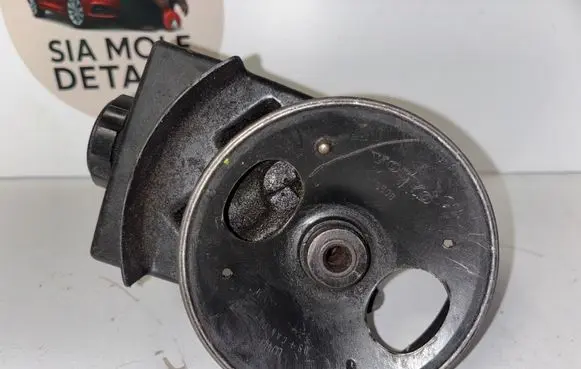 Volvo S70 V70 V70 XC Power steering pump 9157904
