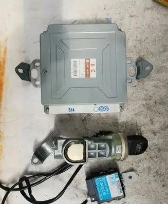 Subaru Impreza II Engine ECU kit and lock set 1122005142